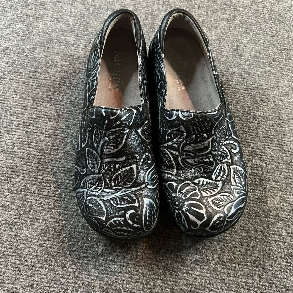 Algeria Debra Womens EU 36 US 6-6.5 Black Embossed Rose Clog Loafer Professional